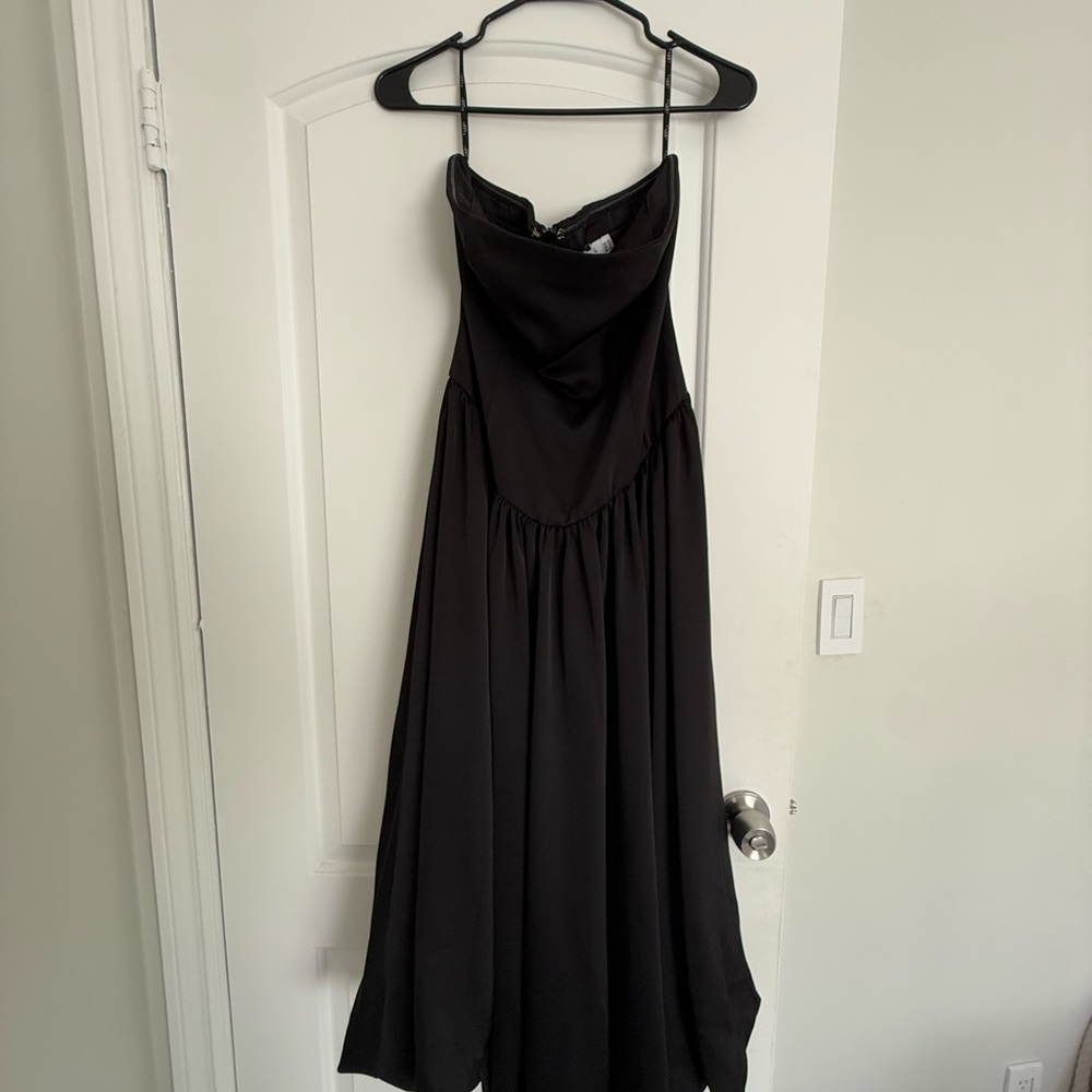 Club London BLACK SATIN BANDEAU MIDI DRESS